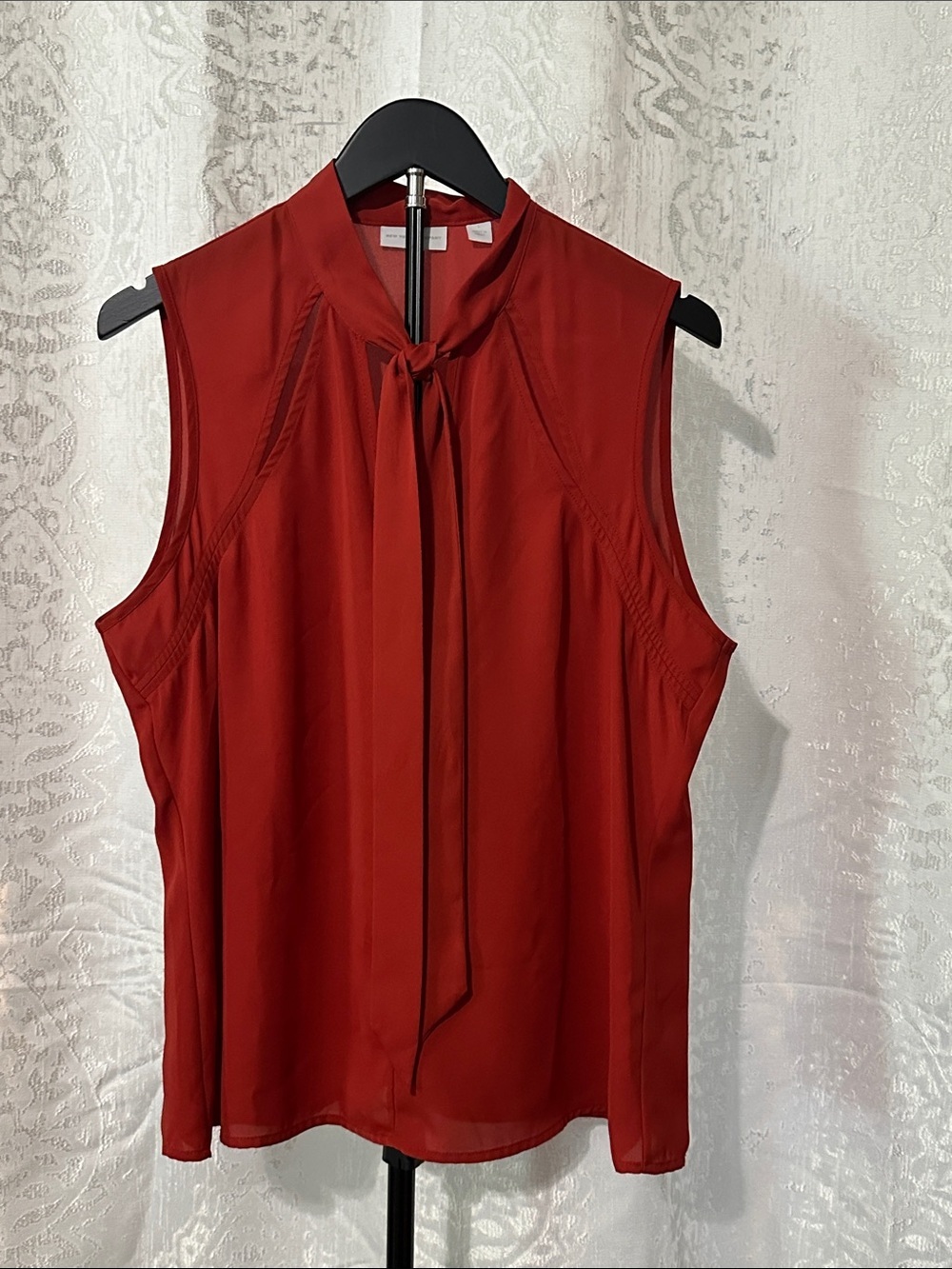 New York & Company Sleeveless Tie-Neck Blouse, Rust, Sz Large